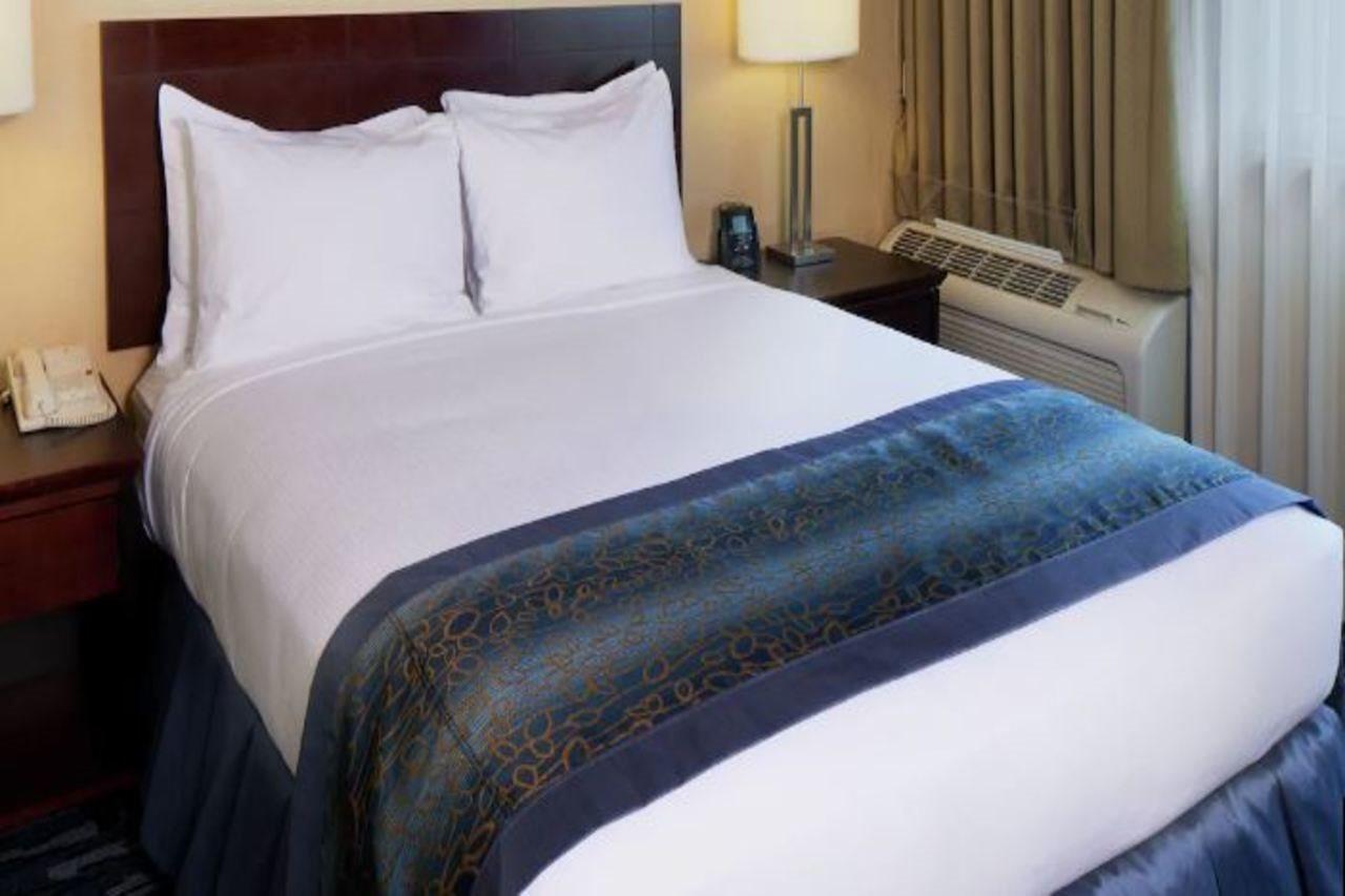 Doubletree By Hilton Norwalk Ξενοδοχείο Εξωτερικό φωτογραφία