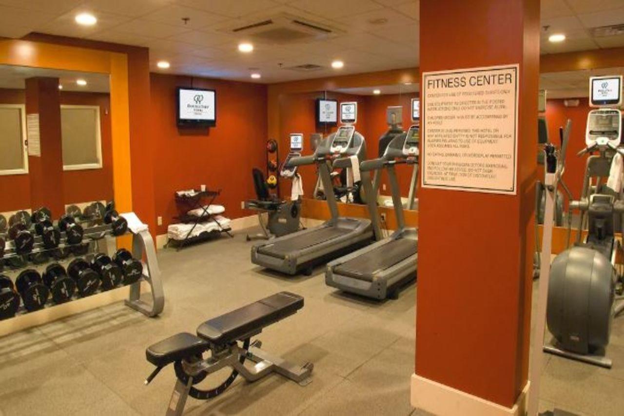 Doubletree By Hilton Norwalk Ξενοδοχείο Εξωτερικό φωτογραφία