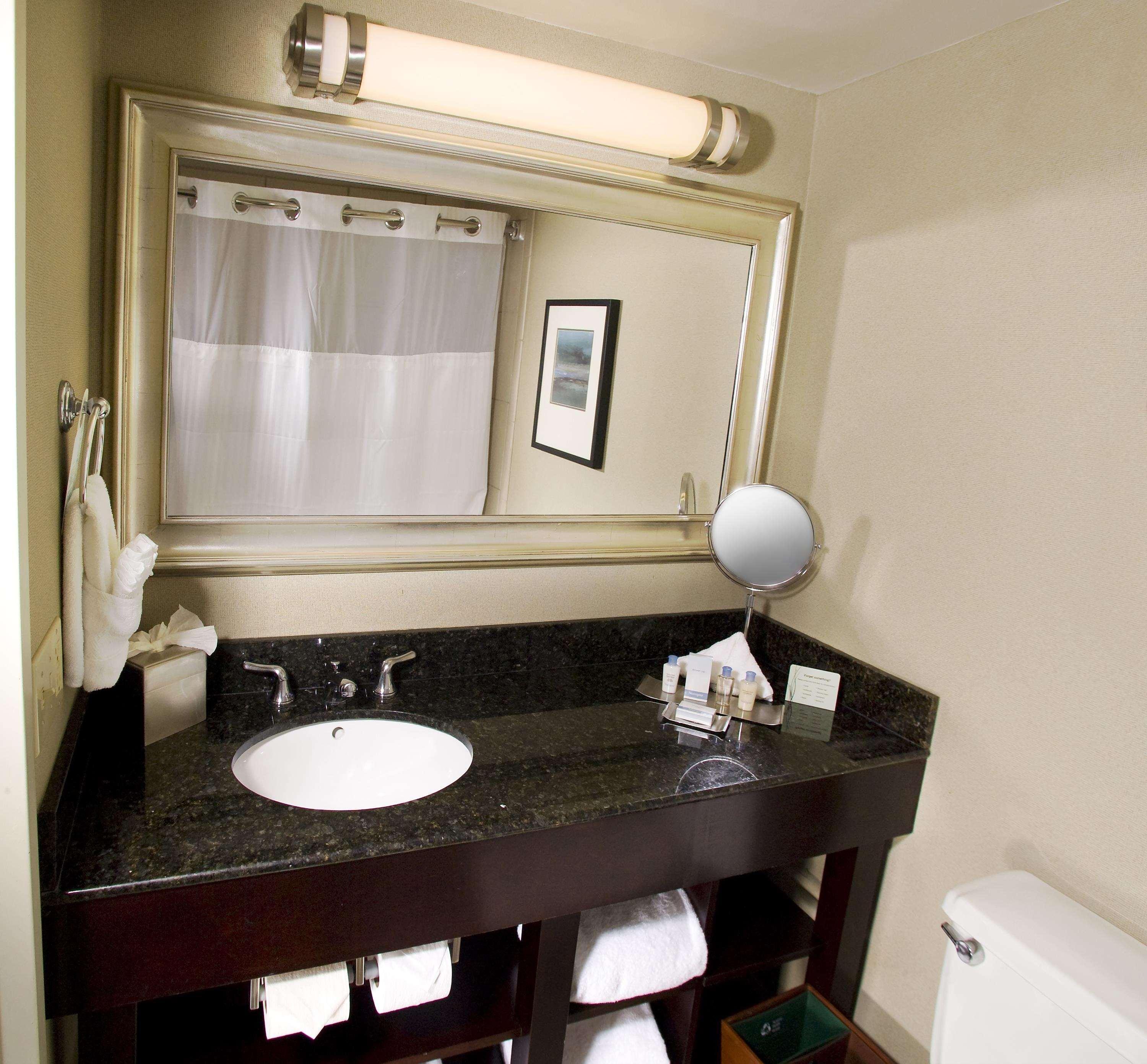 Doubletree By Hilton Norwalk Ξενοδοχείο Εξωτερικό φωτογραφία