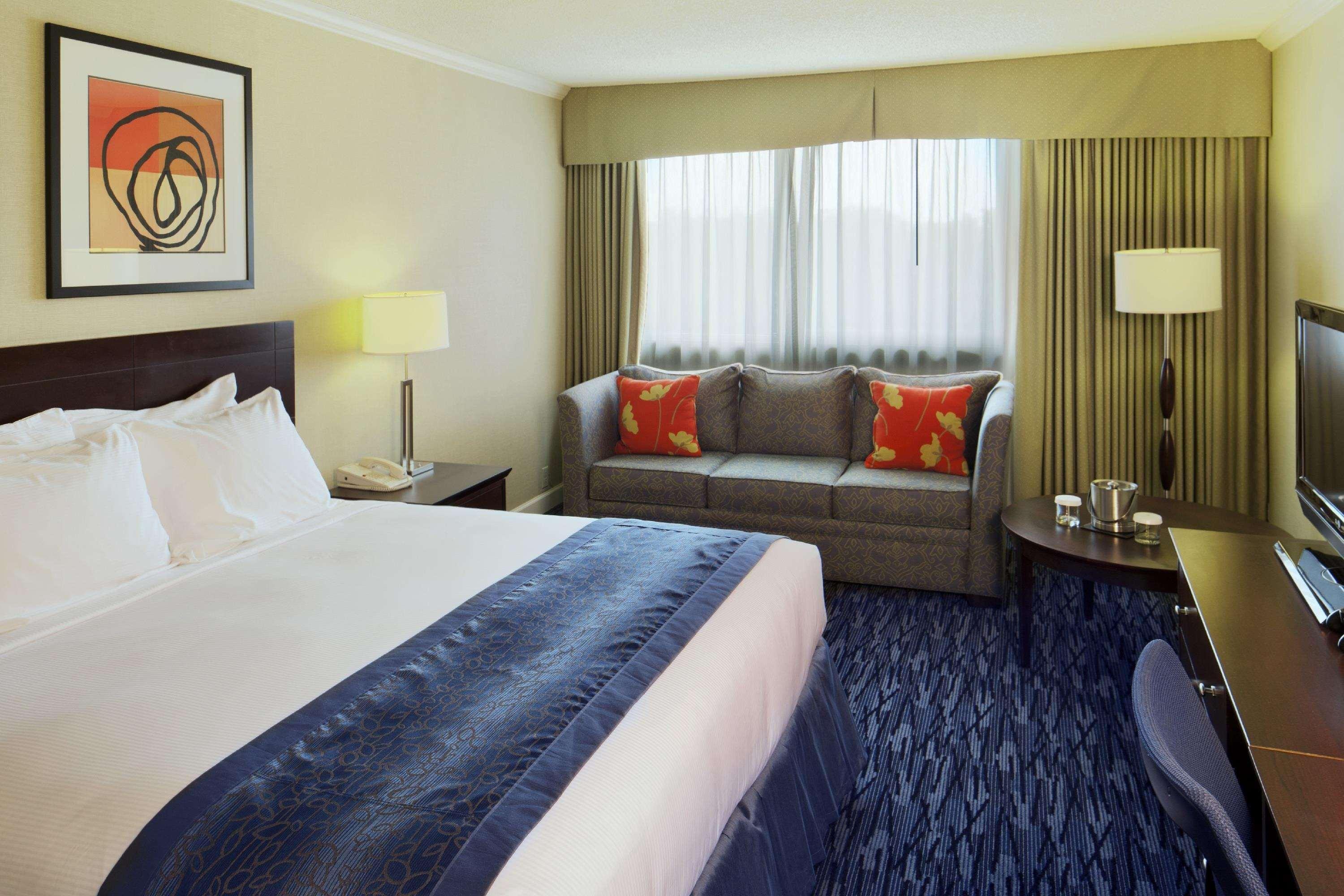 Doubletree By Hilton Norwalk Ξενοδοχείο Δωμάτιο φωτογραφία