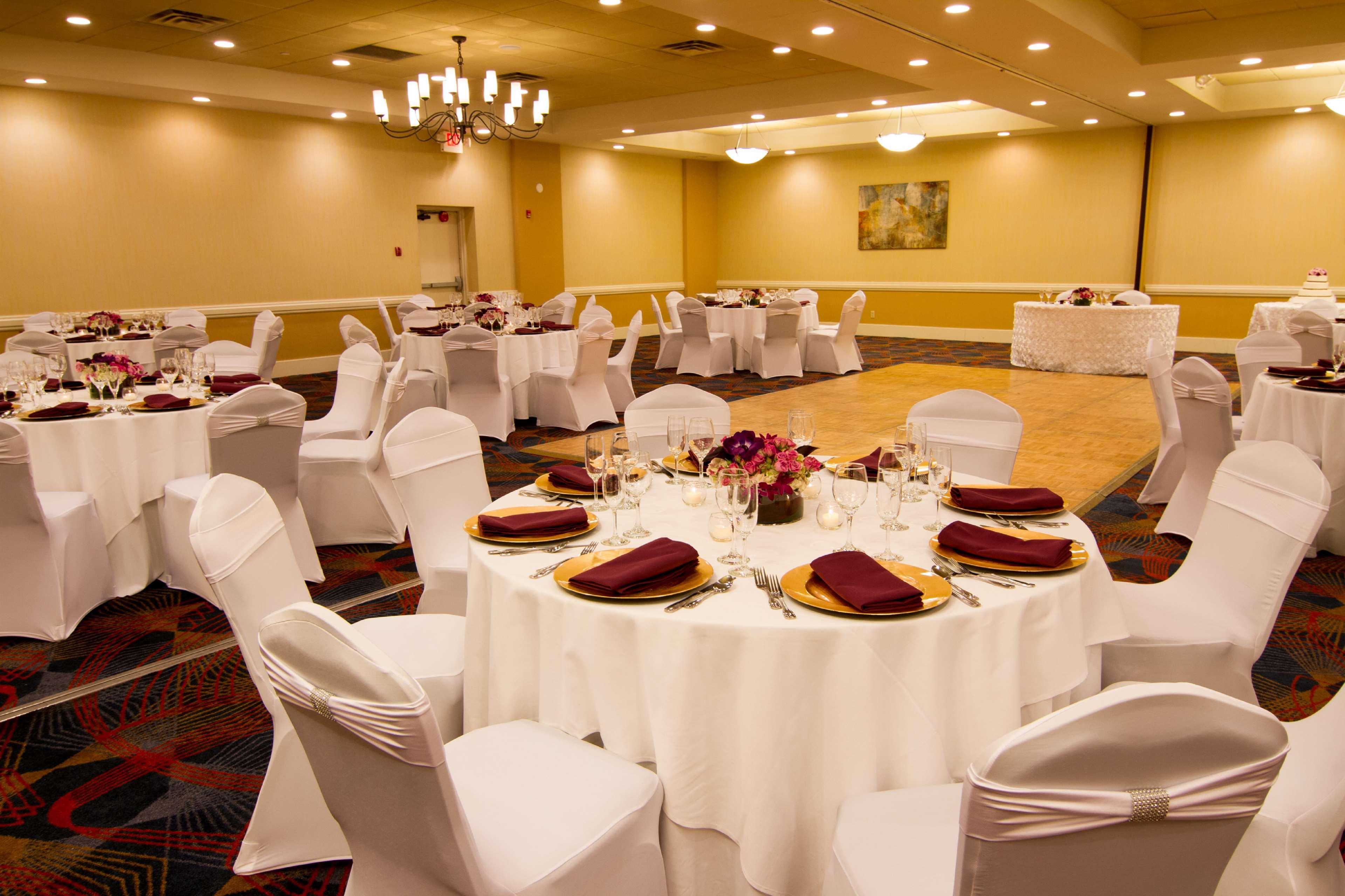 Doubletree By Hilton Norwalk Ξενοδοχείο Εξωτερικό φωτογραφία