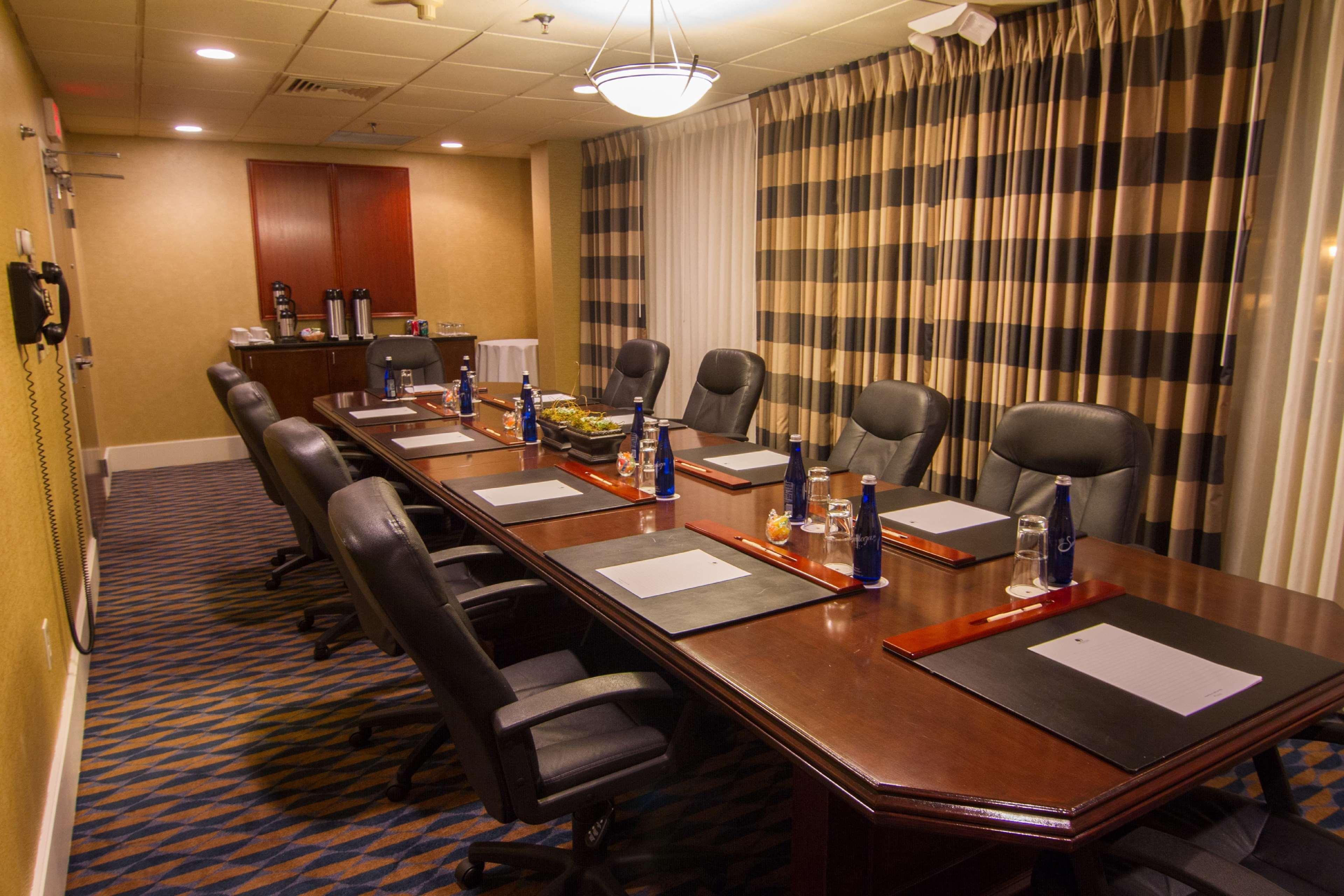 Doubletree By Hilton Norwalk Ξενοδοχείο Εξωτερικό φωτογραφία