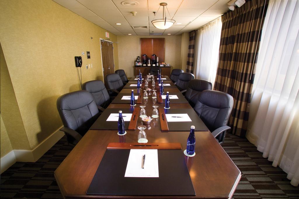Doubletree By Hilton Norwalk Ξενοδοχείο Εξωτερικό φωτογραφία